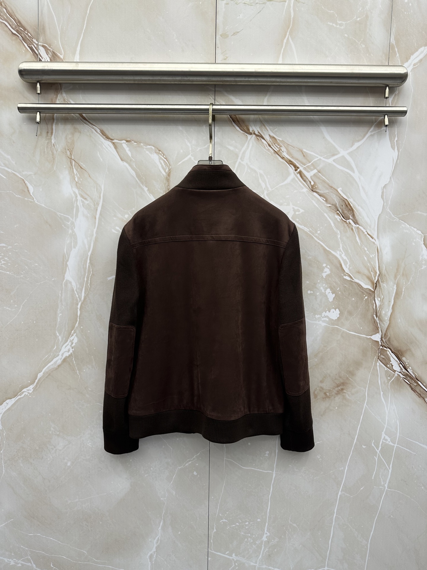 ZEGNA 杰尼亚 2026ss秋冬新款拼接立领夹克外套，采用麂皮绒拼针织，面料抗皱不起球，没有大logo，商务休闲都可