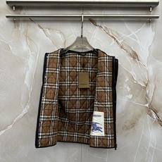 Burberry26秋冬爆款 Burberry男士立领无袖棉,经典短款合身版型,黑色、藏青两色。商务休闲双适配, Burberry26秋冬爆款 Burberry男士立领无袖棉,经典短款合身版型,黑色、藏青两色。商务休闲双适配,
