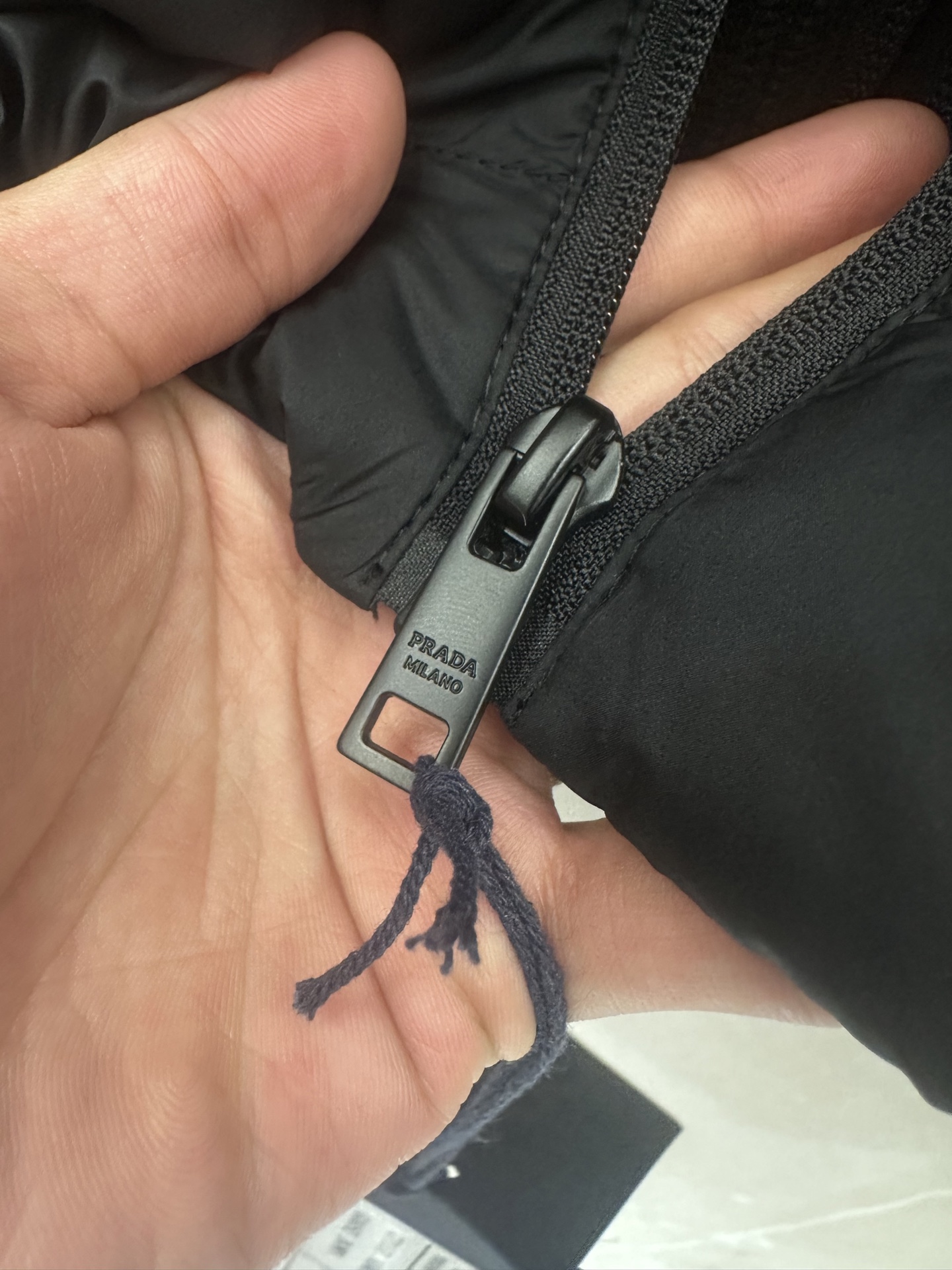PRADA26秋冬爆款两穿 PRADA男士立领可拆分羽绒,合身短款版型。、针织可拆开穿,两种组合穿法。商务、休 PRADA26秋冬爆款两穿 PRADA男士立领可拆分羽绒,合身短款版型。、针织可拆开穿,两种组合穿法。商务、休