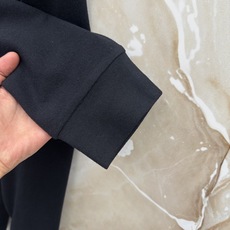 BRUNELLO CUCINELLI 意大利神狮,2026秋冬最新品,同步有售,原单狠货,时尚休闲圆领长袖打底上衣,采用 BRUNELLO CUCINELLI 意大利神狮,2026秋冬最新品,同步有售,原单狠货,时尚休闲圆领长袖打底上衣,采用