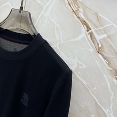 BRUNELLO CUCINELLI 意大利神狮,2026秋冬最新品,同步有售,原单狠货,时尚休闲圆领长袖打底上衣,采用 BRUNELLO CUCINELLI 意大利神狮,2026秋冬最新品,同步有售,原单狠货,时尚休闲圆领长袖打底上衣,采用