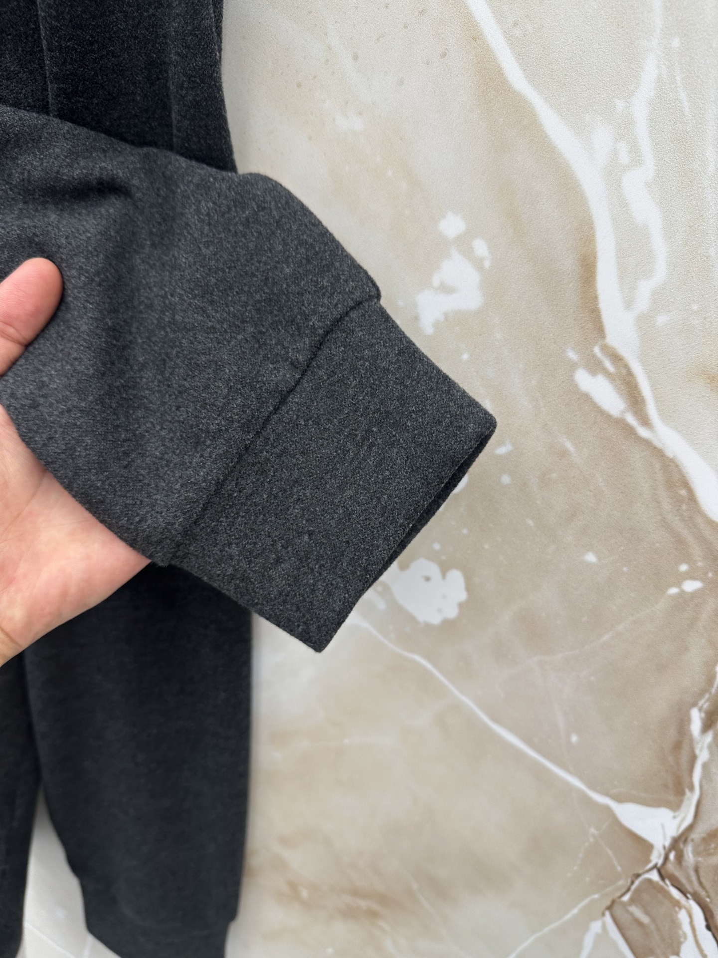 BRUNELLO CUCINELLI 意大利神狮,2026秋冬最新品,同步有售,原单狠货,时尚休闲圆领长袖打底上衣,采用 BRUNELLO CUCINELLI 意大利神狮,2026秋冬最新品,同步有售,原单狠货,时尚休闲圆领长袖打底上衣,采用