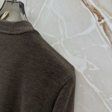 PRADA26秋冬爆款打底衫 PRADA男士简约圆领长袖针织打底,合身微宽松版型。秋冬高品质刚需打底,甄选驼绒蚕 PRADA26秋冬爆款打底衫 PRADA男士简约圆领长袖针织打底,合身微宽松版型。秋冬高品质刚需打底,甄选驼绒蚕