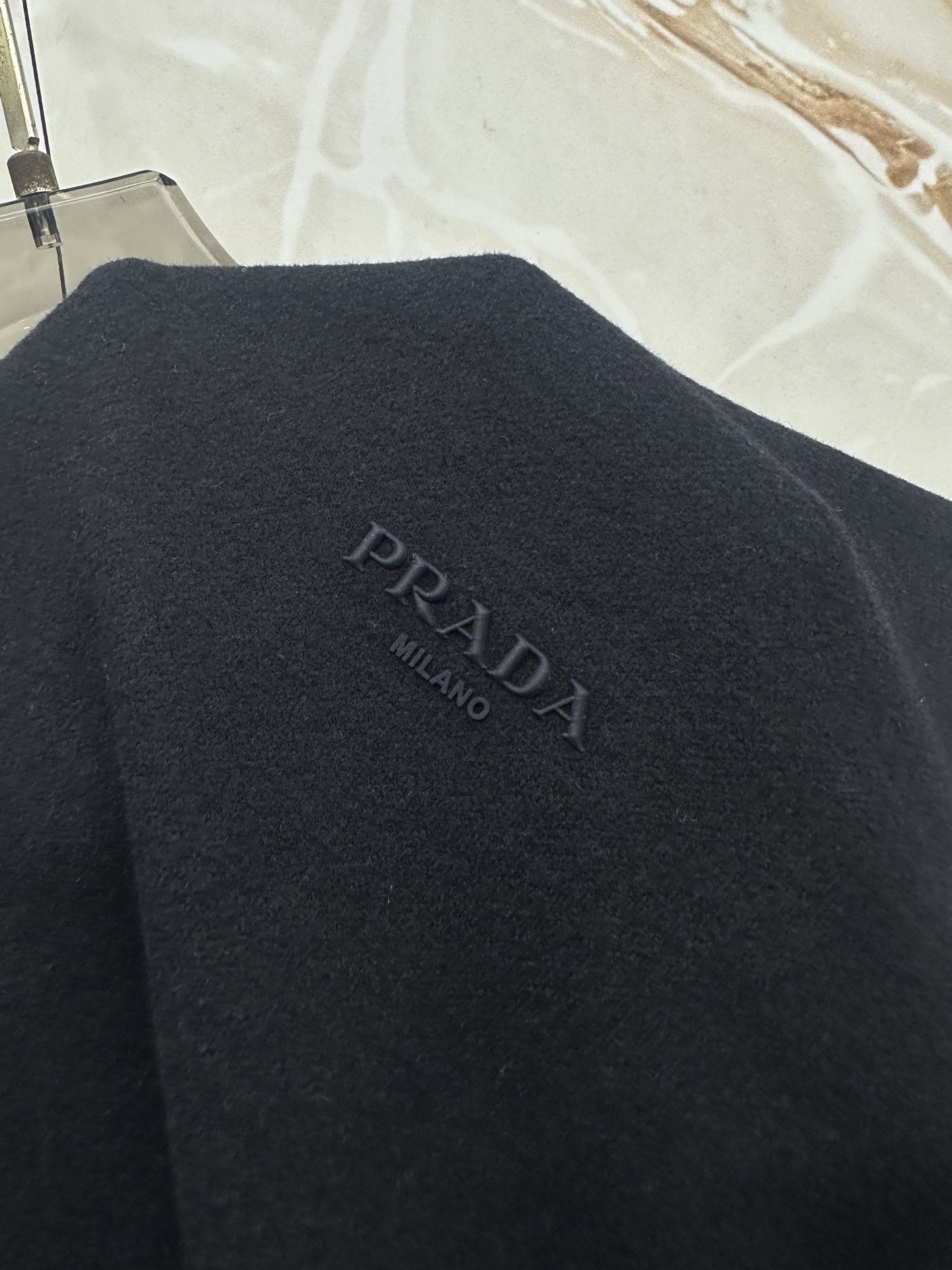 PRADA26秋冬爆款打底衫 PRADA男士简约圆领长袖针织打底,合身微宽松版型。秋冬高品质刚需打底,甄选驼绒蚕 PRADA26秋冬爆款打底衫 PRADA男士简约圆领长袖针织打底,合身微宽松版型。秋冬高品质刚需打底,甄选驼绒蚕