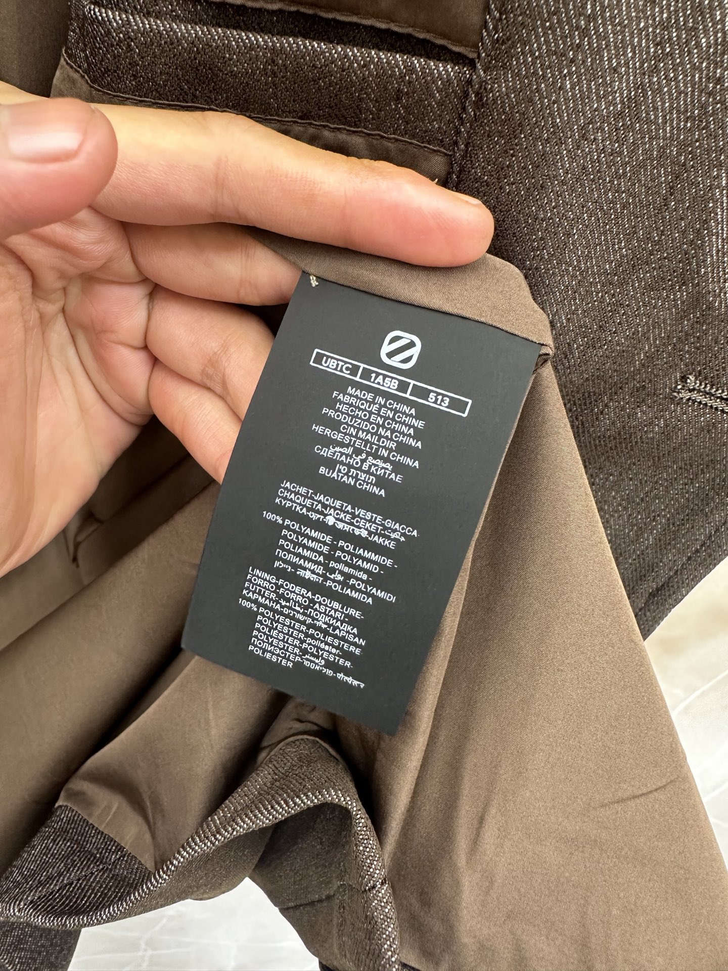 杰尼亚 2026秋冬新品自然性能系列。 早秋通勤的顶级质感，一件直接拉满气场！ 微阔版型完美修饰身形，藏肉又显挺拔。搭配