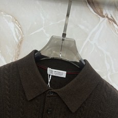 BC布鲁内洛 休闲绞花 本件净重420克 ⚠️品牌专属混纺纱线面料,腈纶49.7%搭配聚酯纤维43.4%、绵羊毛3.8% BC布鲁内洛 休闲绞花 本件净重420克 ⚠️品牌专属混纺纱线面料,腈纶49.7%搭配聚酯纤维43.4%、绵羊毛3.8%