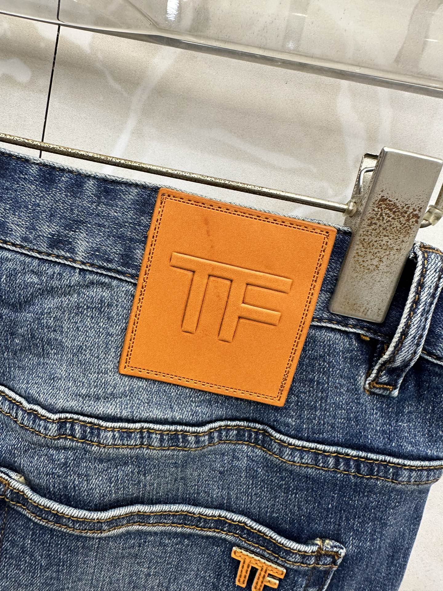 TF 2026秋冬🔥🔥新款现货上市，原单爆款牛仔裤👖超级定制款，原版五金，超级重工工艺，版型超赞👍细节做工无可挑剔！款式