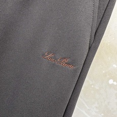 Loro Piana 意式轻奢休闲套装,源自Loro Piana经典休闲线版型,摒弃浮夸设计,极简剪裁兼顾体面与松弛感。 Loro Piana 意式轻奢休闲套装,源自Loro Piana经典休闲线版型,摒弃浮夸设计,极简剪裁兼顾体面与松弛感。