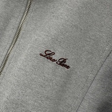 Loro Piana 意式轻奢休闲套装,源自Loro Piana经典休闲线版型,摒弃浮夸设计,极简剪裁兼顾体面与松弛感。 Loro Piana 意式轻奢休闲套装,源自Loro Piana经典休闲线版型,摒弃浮夸设计,极简剪裁兼顾体面与松弛感。