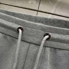 Loro Piana 意式轻奢休闲套装,源自Loro Piana经典休闲线版型,摒弃浮夸设计,极简剪裁兼顾体面与松弛感。 Loro Piana 意式轻奢休闲套装,源自Loro Piana经典休闲线版型,摒弃浮夸设计,极简剪裁兼顾体面与松弛感。