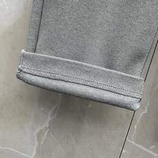 Loro Piana 意式轻奢休闲套装,源自Loro Piana经典休闲线版型,摒弃浮夸设计,极简剪裁兼顾体面与松弛感。 Loro Piana 意式轻奢休闲套装,源自Loro Piana经典休闲线版型,摒弃浮夸设计,极简剪裁兼顾体面与松弛感。