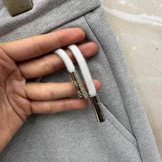 Loro Piana 意式轻奢休闲套装,源自Loro Piana经典休闲线版型,摒弃浮夸设计,极简剪裁兼顾体面与松弛感。 Loro Piana 意式轻奢休闲套装,源自Loro Piana经典休闲线版型,摒弃浮夸设计,极简剪裁兼顾体面与松弛感。