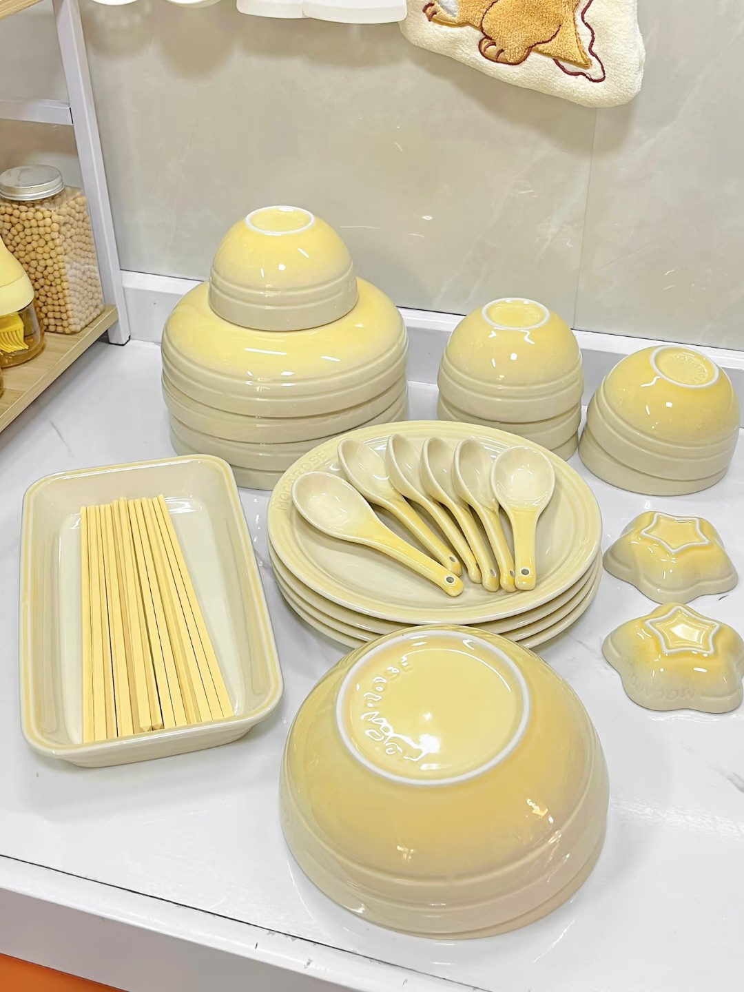 Le Creuset Mocha Yellow Dinnerware Set, Premium Stoneware, Service for 6