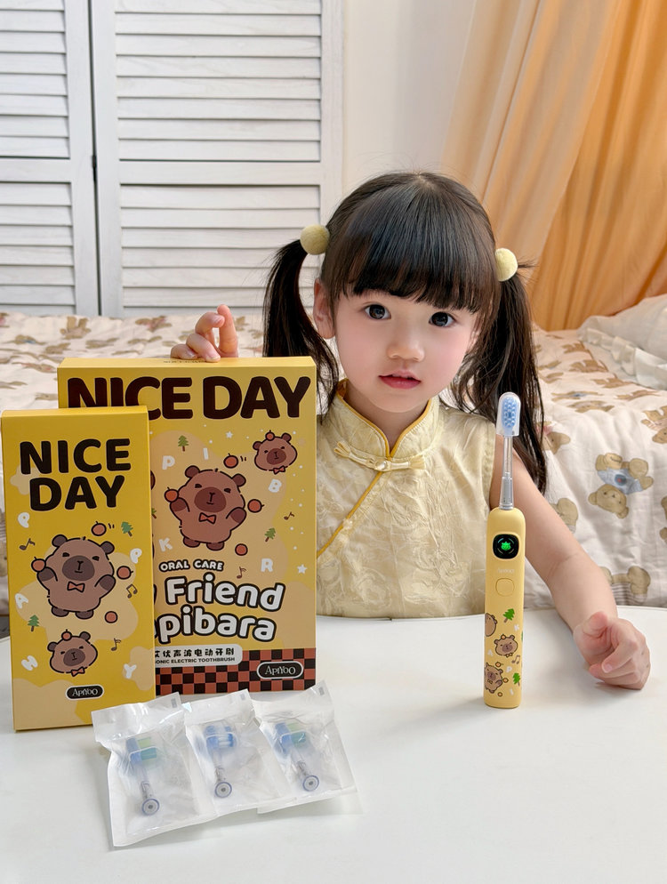 有它！娃刷牙再也不用催
骨传导萌趣语音全程监督刷牙 
刷没刷干净 看灵动小方屏就行 
漏刷区域对应亮红灯 孩子轻松看懂

#艾优声波电动牙刷A9pro-F