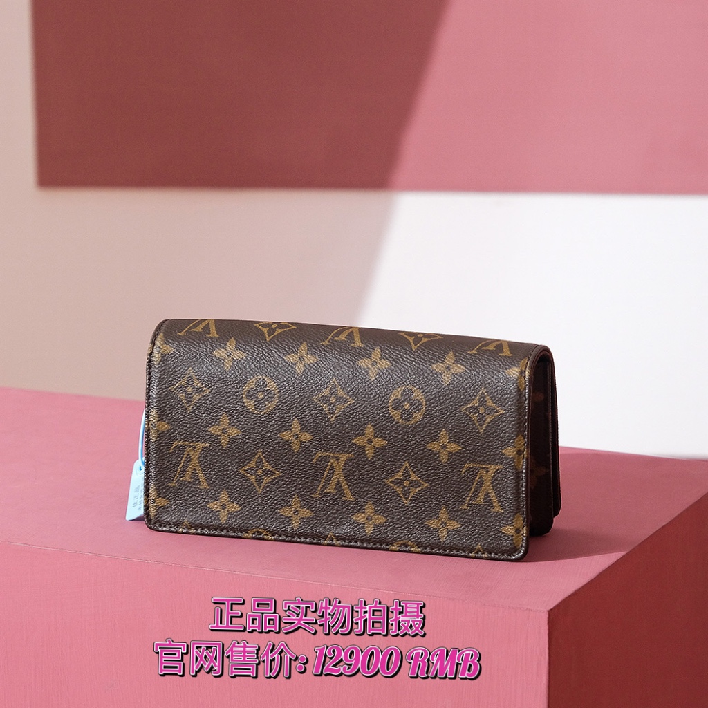 𝗪𝗔𝗟𝗟𝗘𝗧 𝗢𝗡 𝗖𝗛𝗔𝗜𝗡 𝗟𝗜𝗟𝗬系列 M82509 免检版
❒ 正品实物拍摄 ❒
官网售价:𝟏𝟐𝟗𝟎𝟎 𝗥𝗠𝗕