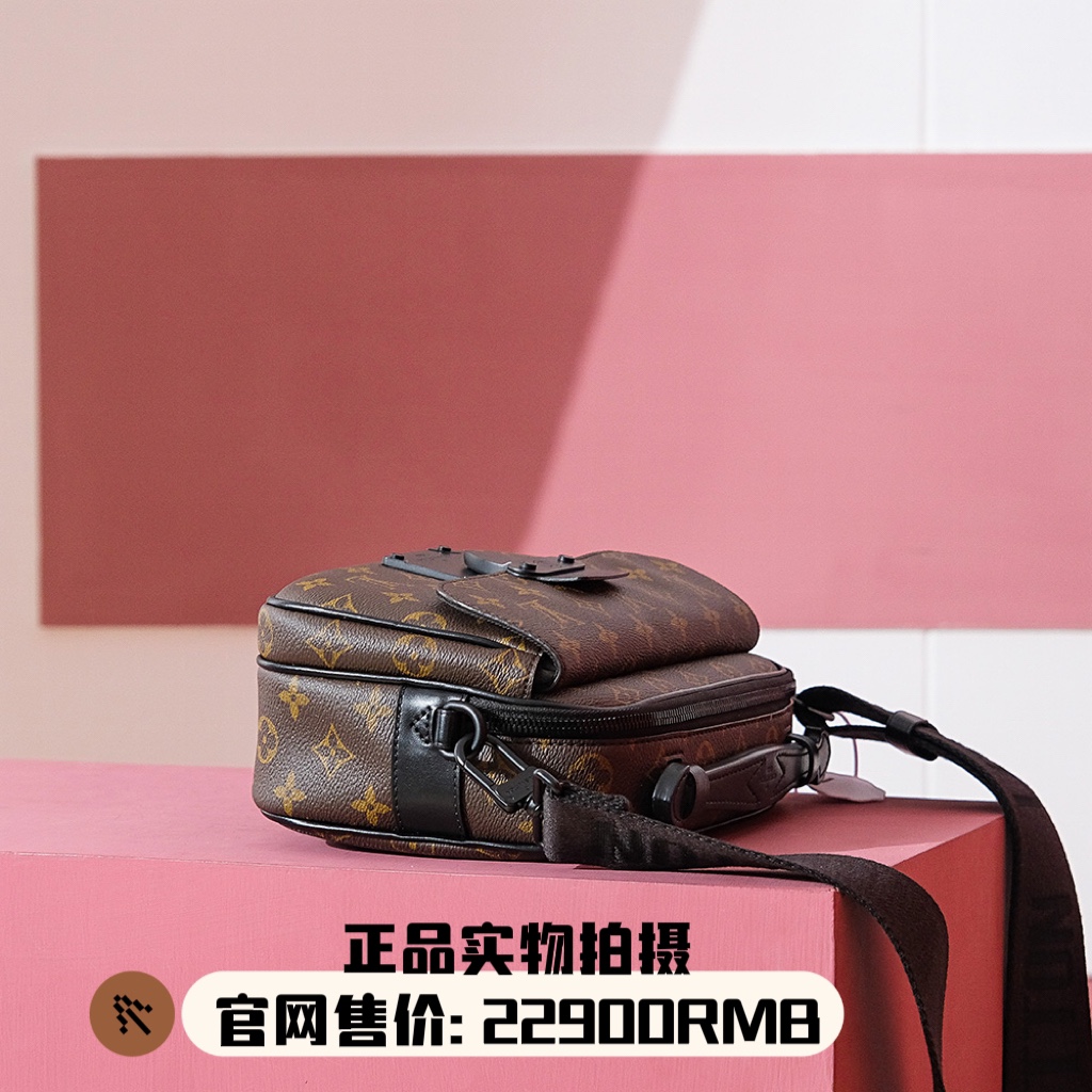 𝐒 𝐋𝐎𝐂𝐊 邮差包 升级版系列 M45806 免检版
■ 正品实物拍摄 ■
官网售价: 𝟐𝟐𝟗𝟎𝟎𝗥𝗠𝗕