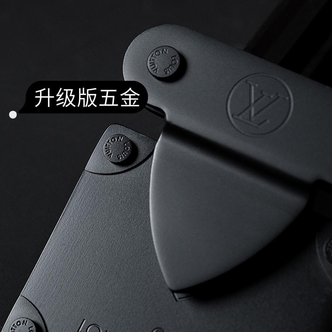 𝐒 𝐋𝐎𝐂𝐊 邮差包 升级版系列 #M45806#

■ 用心做 凭实力取胜 ■
目前整个五金行业达不到的独家定制品质！