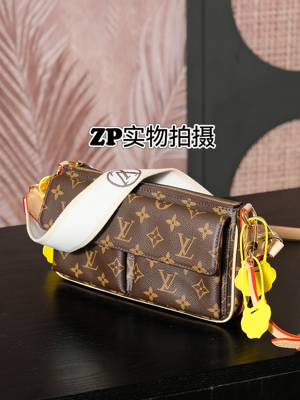 𝐕𝐈𝐕𝐀𝐂𝐈𝐓𝐄 中古骆驼包系列# M46999

𖡬 𝐙𝐏实物拍摄 𖡬
