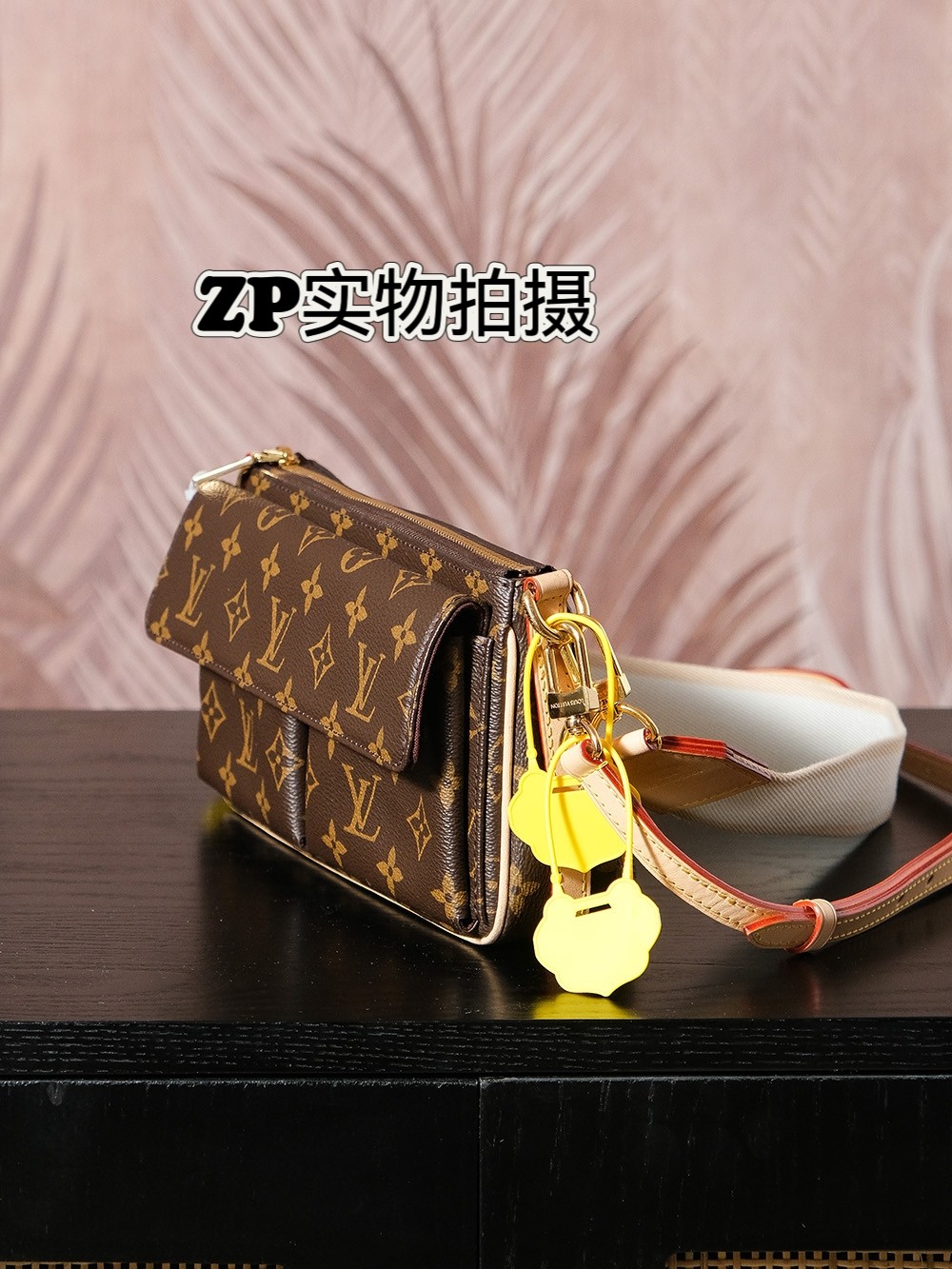 𝐕𝐈𝐕𝐀𝐂𝐈𝐓𝐄 中古骆驼包系列# M46999

𖡬 𝐙𝐏实物拍摄 𖡬
