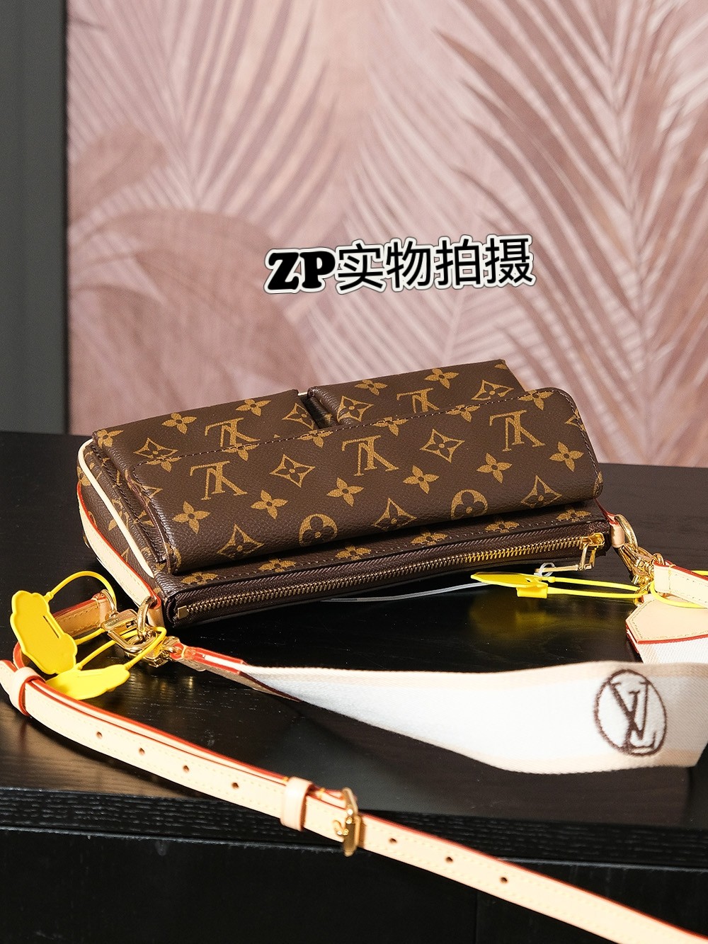 𝐕𝐈𝐕𝐀𝐂𝐈𝐓𝐄 中古骆驼包系列# M46999

𖡬 𝐙𝐏实物拍摄 𖡬