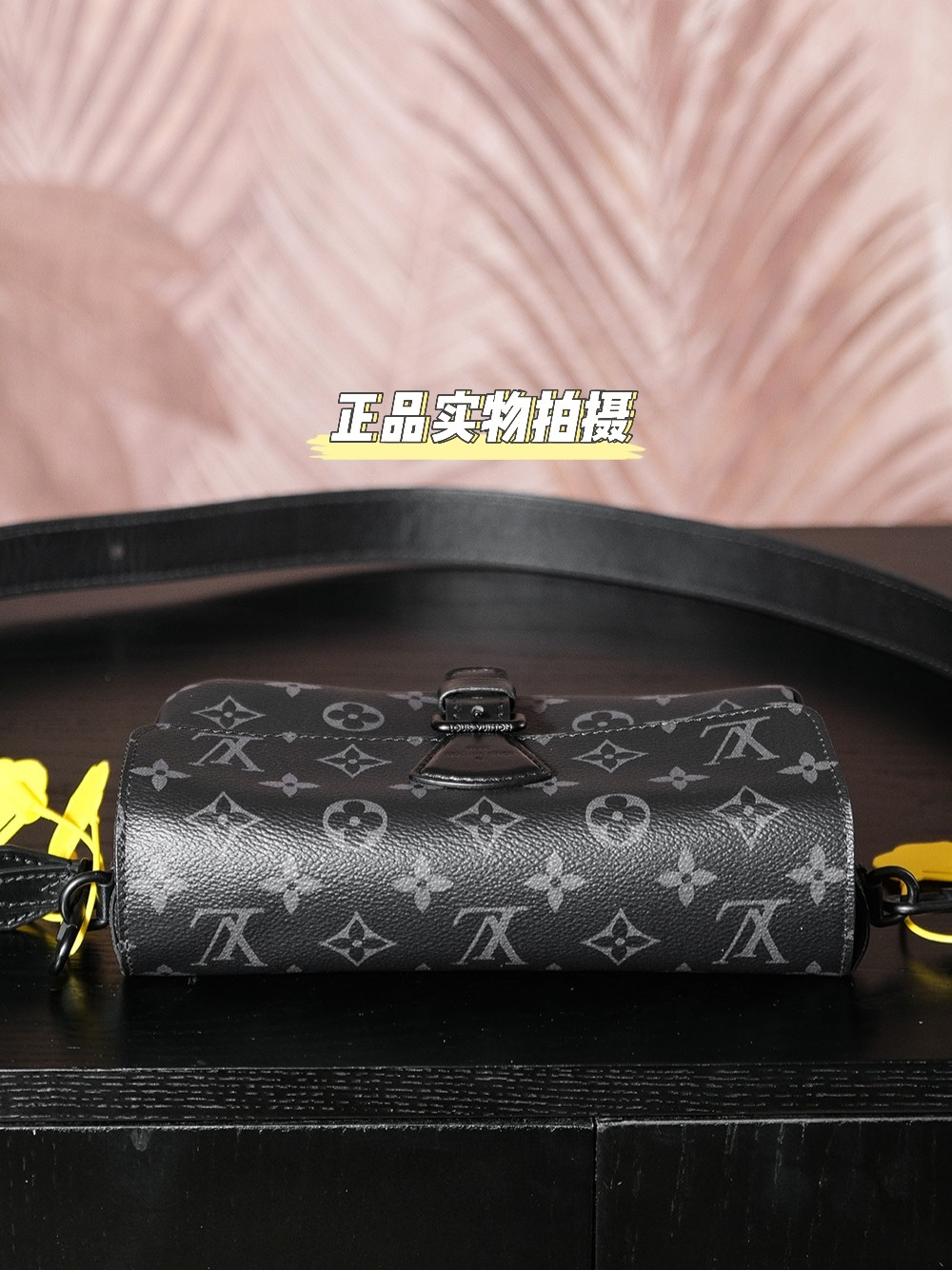 𝐌𝐎𝐍𝐓𝐒𝐎𝐔𝐑𝐈𝐒芯片菱形跳动码邮差包系列#M83567/PJ1000

✖️𝐙𝐏实物拍摄展示✖️