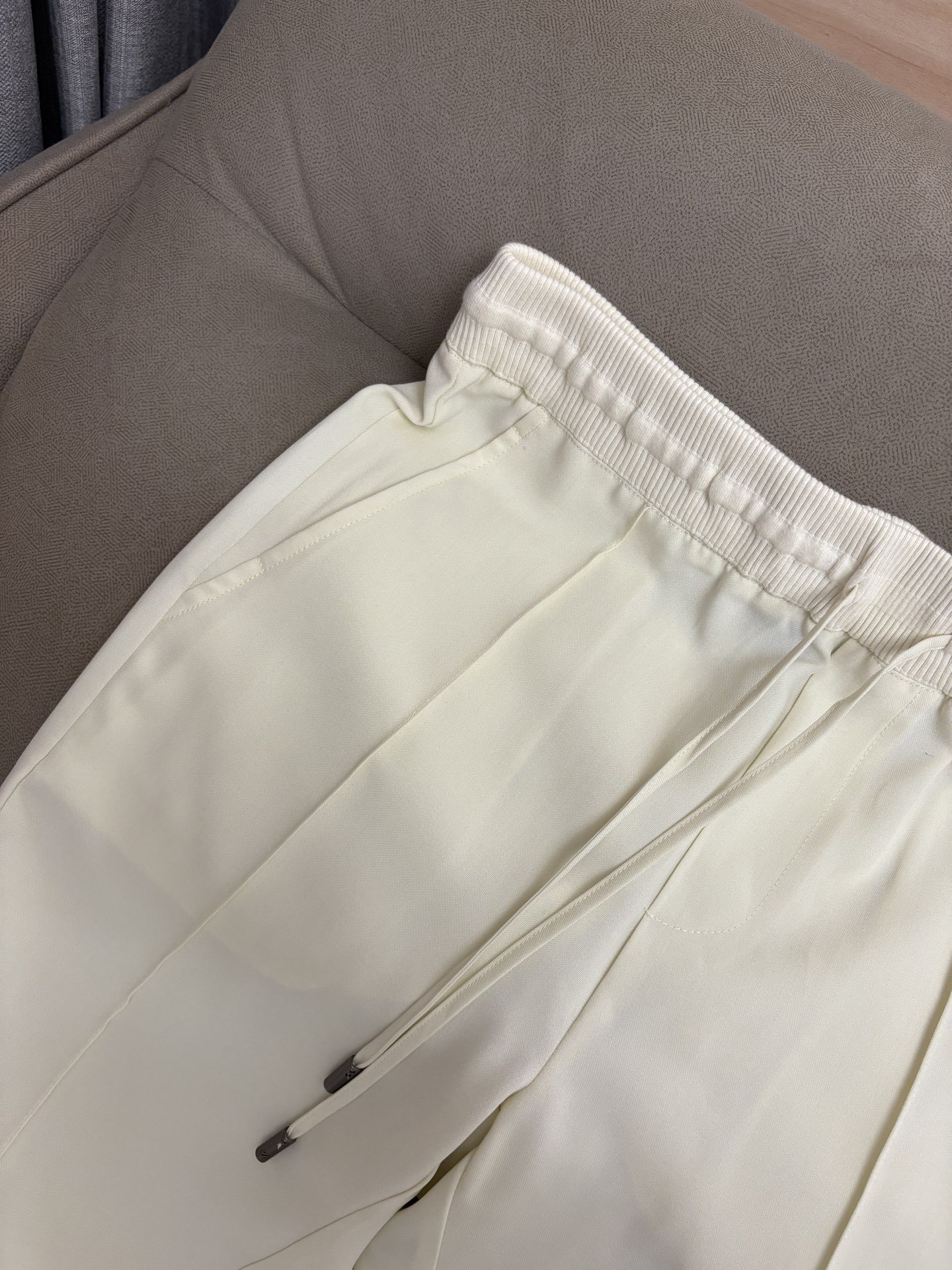 Out-of-Home Trading Company Orders Men’s Leisure Pants with Classic Colors and Soft Steel - 图片 7