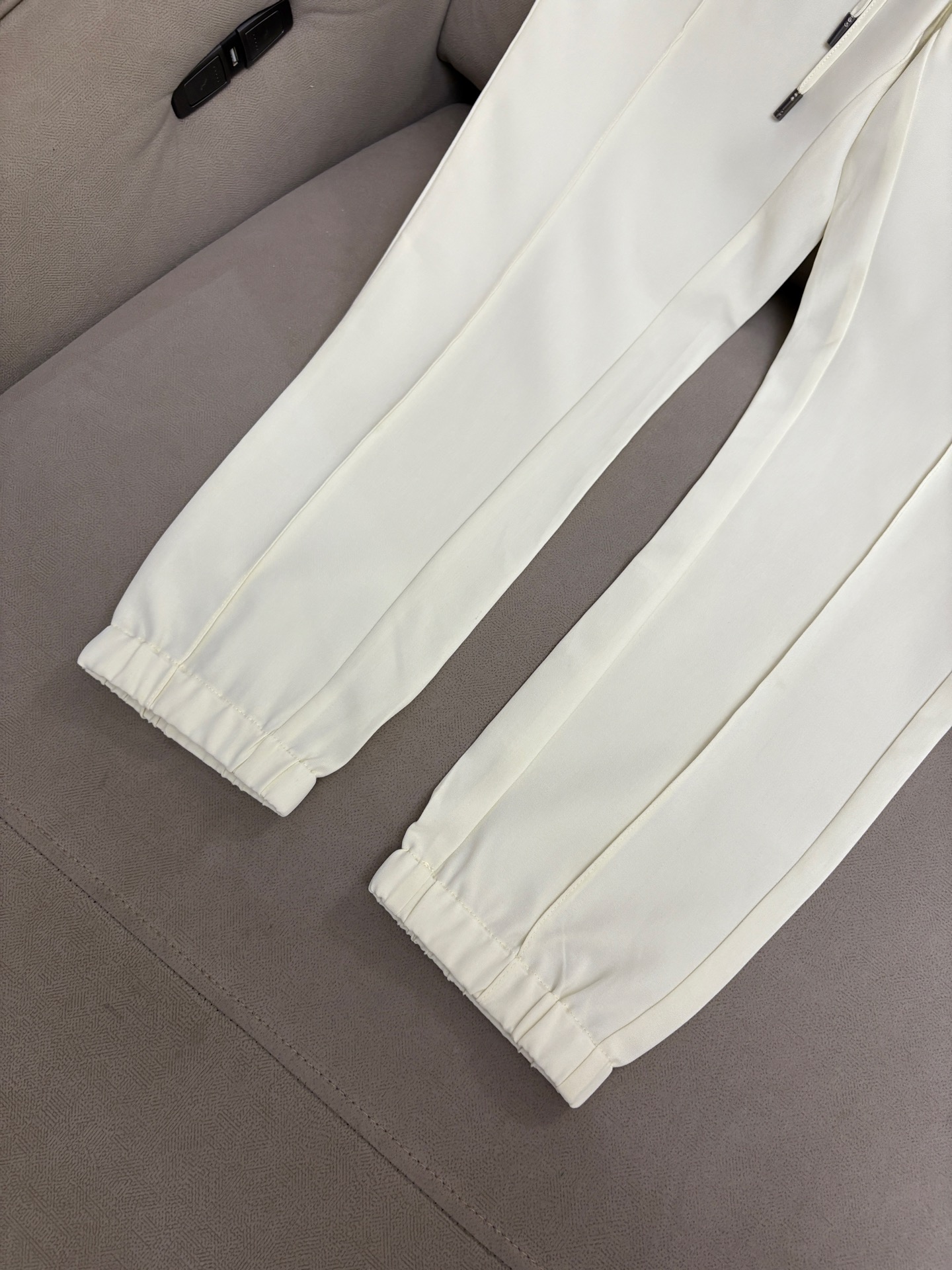Out-of-Home Trading Company Orders Men’s Leisure Pants with Classic Colors and Soft Steel - 图片 8