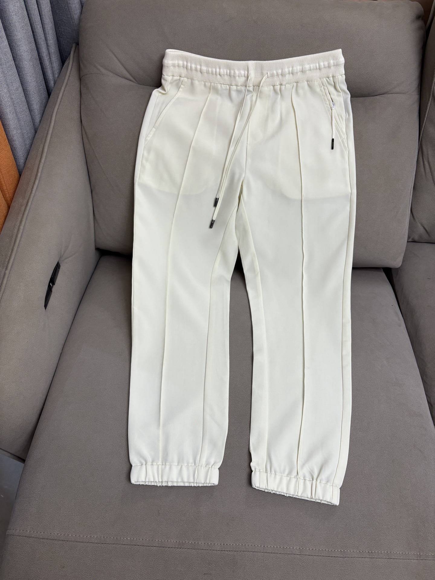 Out-of-Home Trading Company Orders Men’s Leisure Pants with Classic Colors and Soft Steel - 图片 3