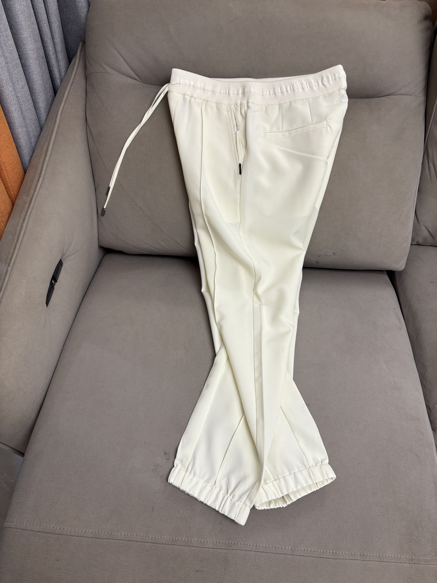 Out-of-Home Trading Company Orders Men’s Leisure Pants with Classic Colors and Soft Steel - 图片 2