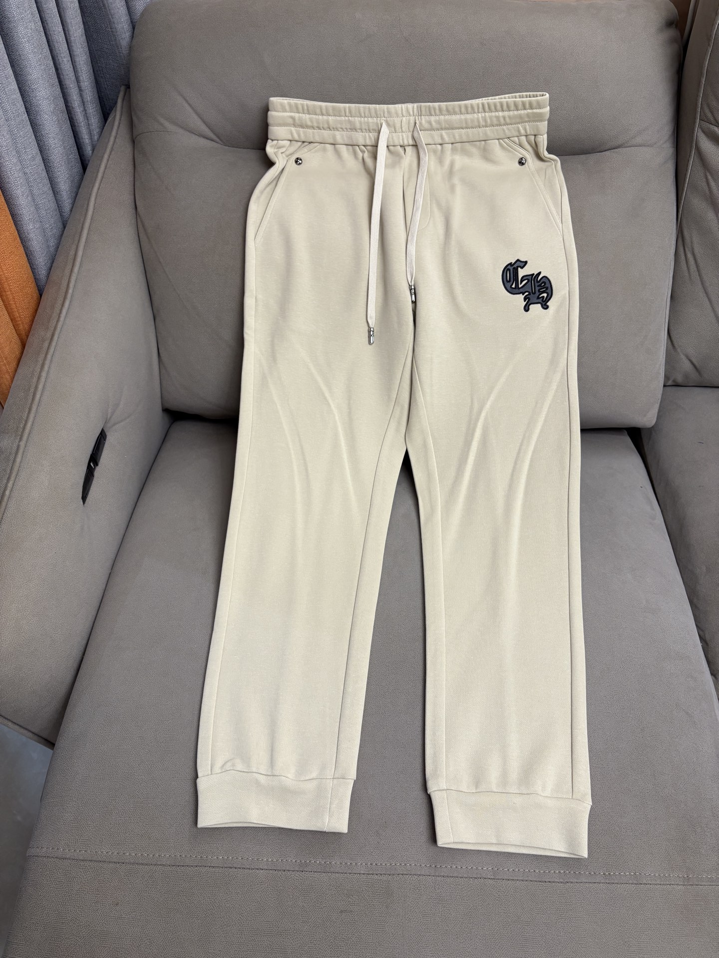 Men’s Leisure Pants: Crom Trading Company’s Steel-Resistant, Refreshing Style - 图片 3