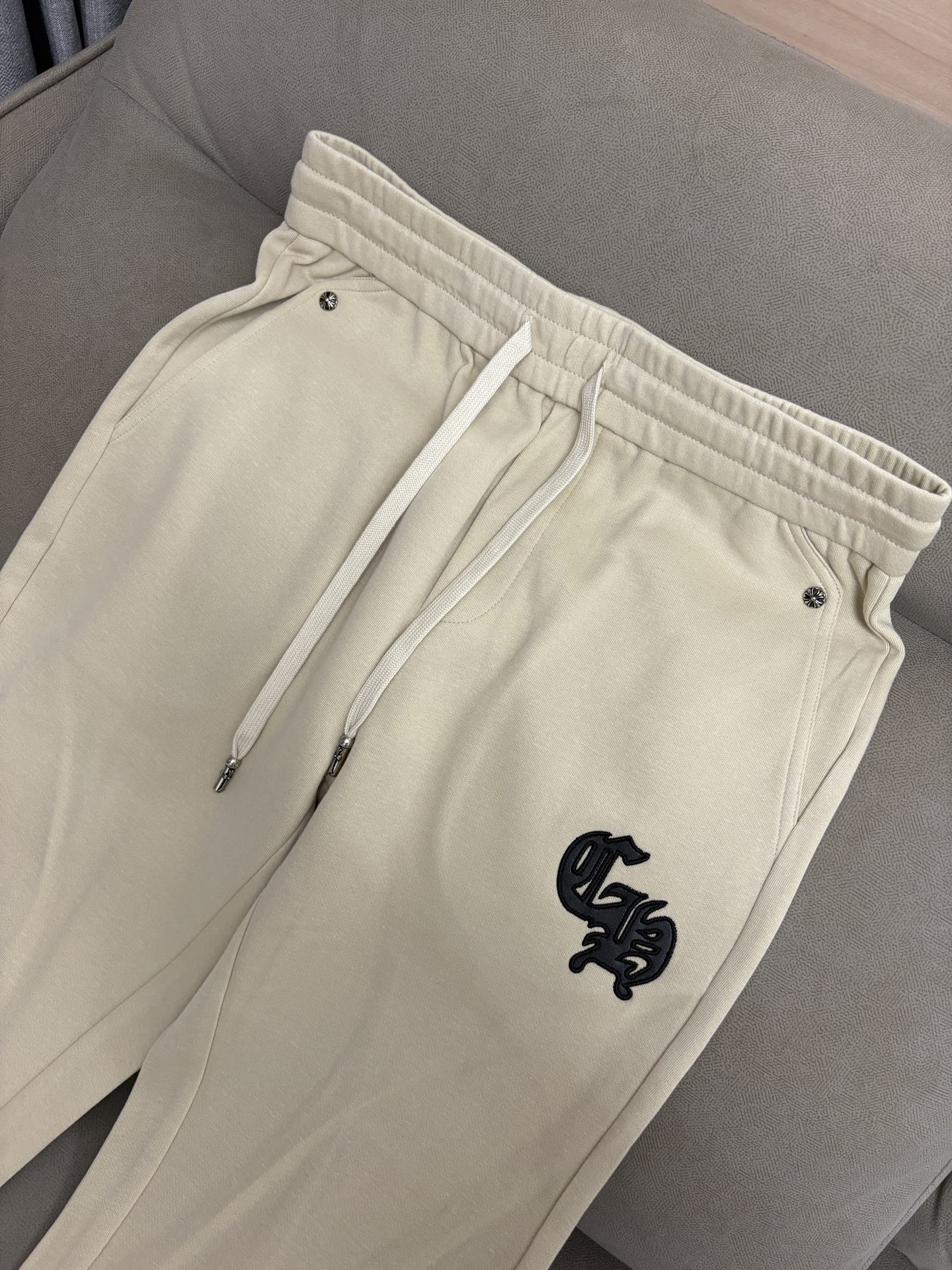 Men’s Leisure Pants: Crom Trading Company’s Steel-Resistant, Refreshing Style - 图片 5
