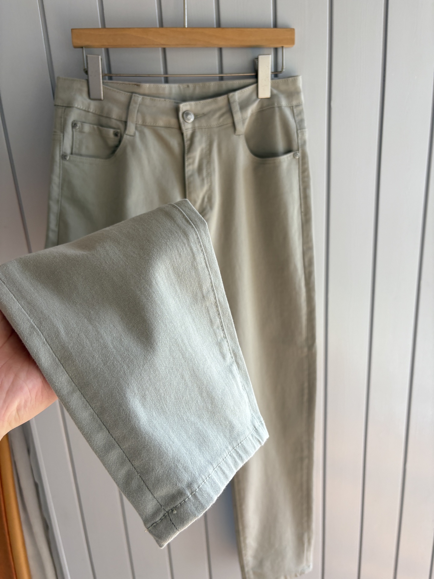 Versace Men's Beige Denim Pants with Medusa Logo - Stylish and Comfortable 8 i1749262912630 8944 0 6