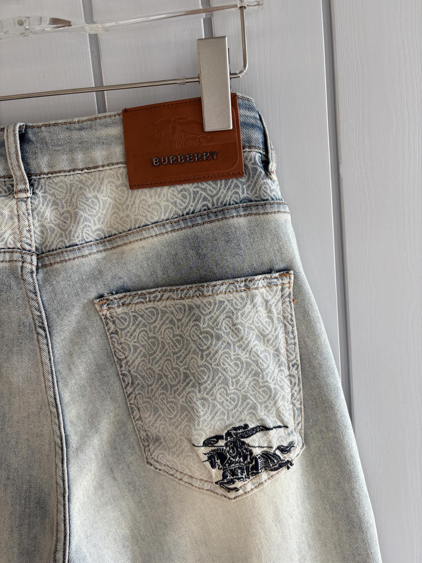 Burberry Men's Light Wash Embroidered Logo Jeans 9 i1749351577040 2122 0 7