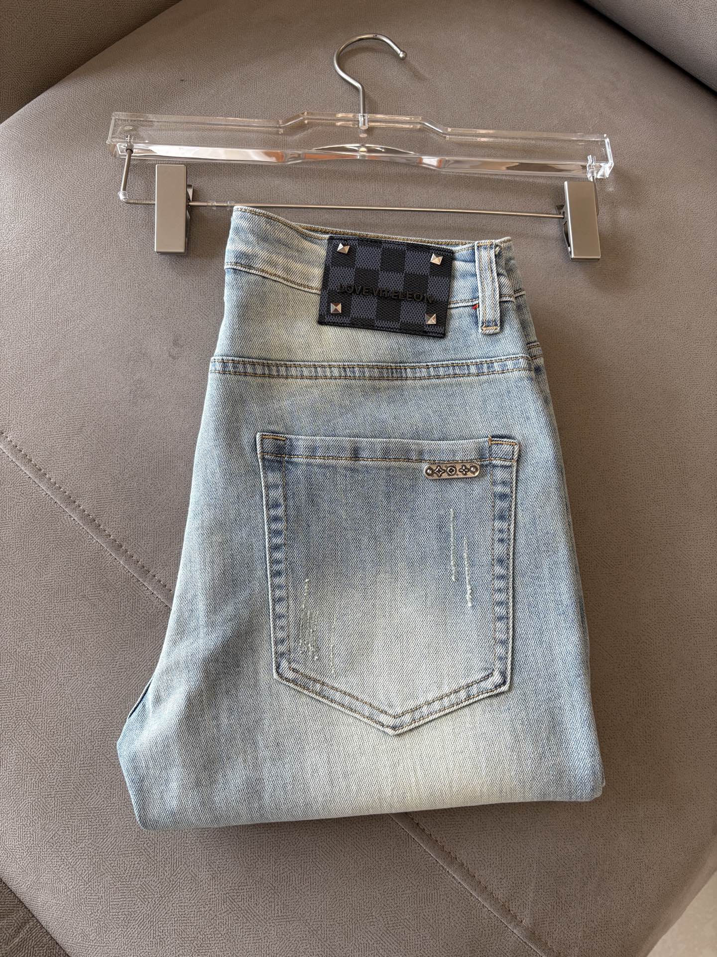Louis Vuitton Rechte Jeans met Geborduurde Logo, Lichtblauw Denim, Maat 28-38