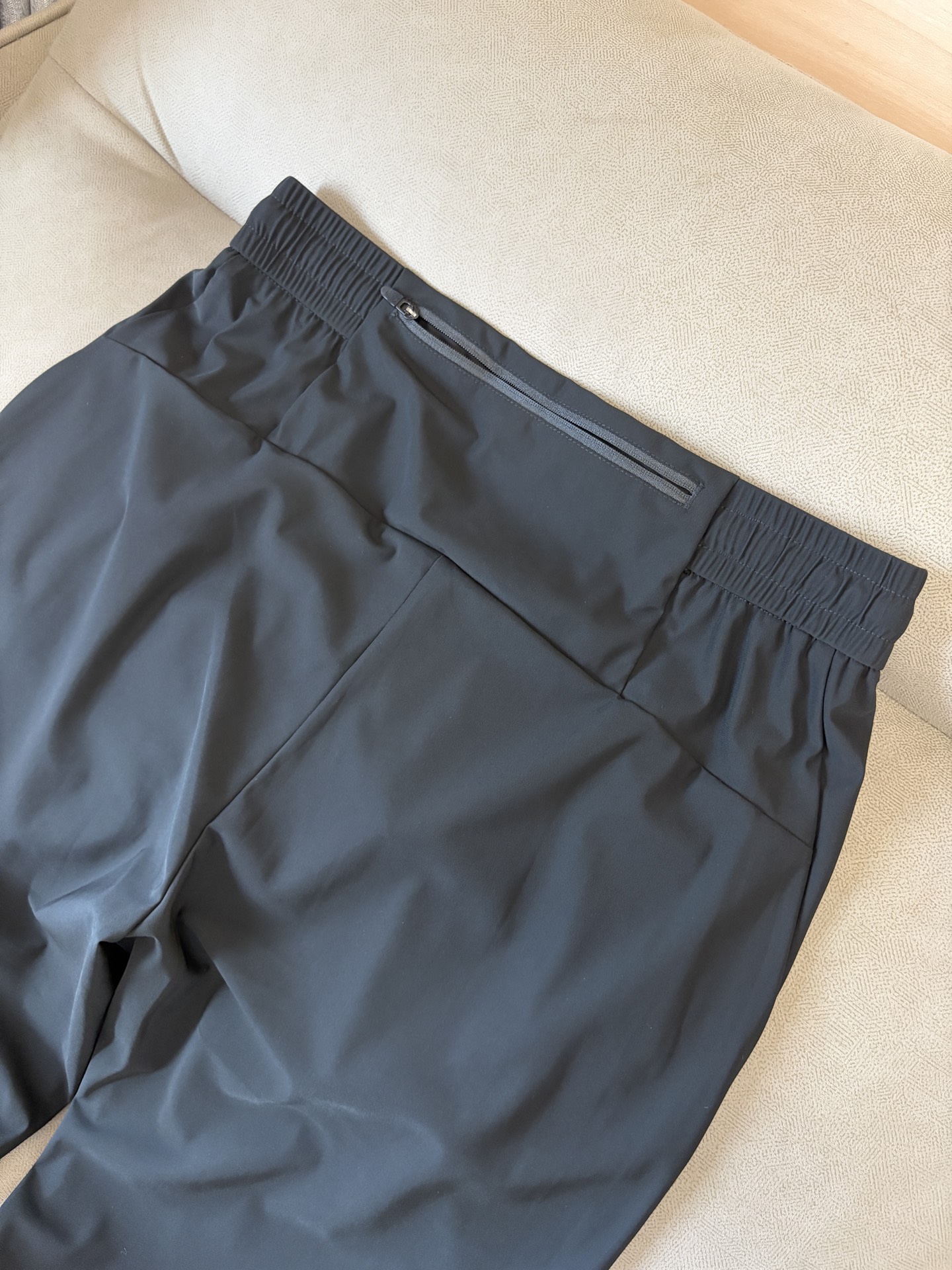 始祖鸟 官网同步 经典户外 工装裤 颜色超级正 海外同步发型 今年流行趋势 进口科技面料 M-4XL