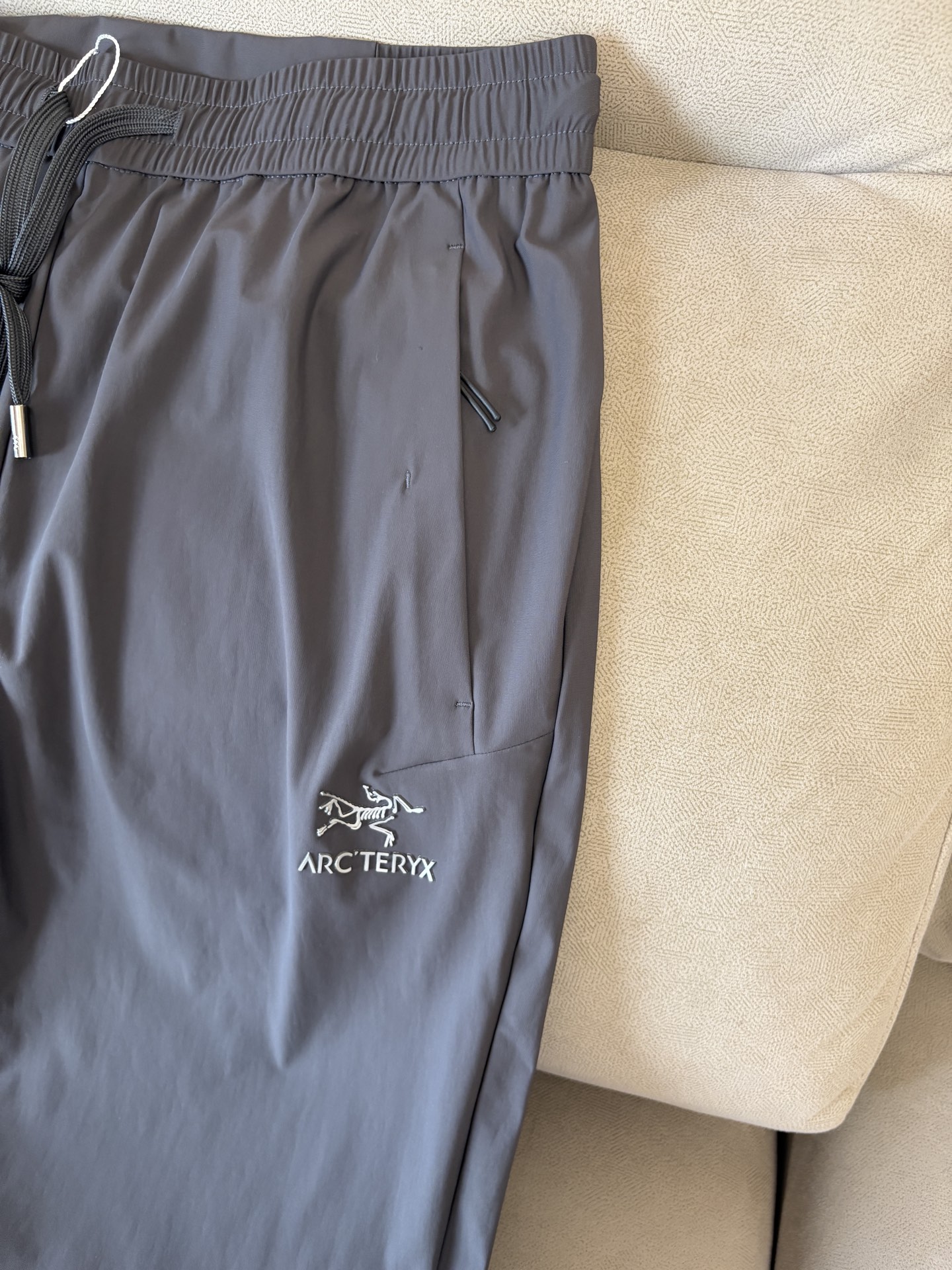 始祖鸟 官网同步 经典户外 工装裤 颜色超级正 海外同步发型 今年流行趋势 进口科技面料 M-4XL