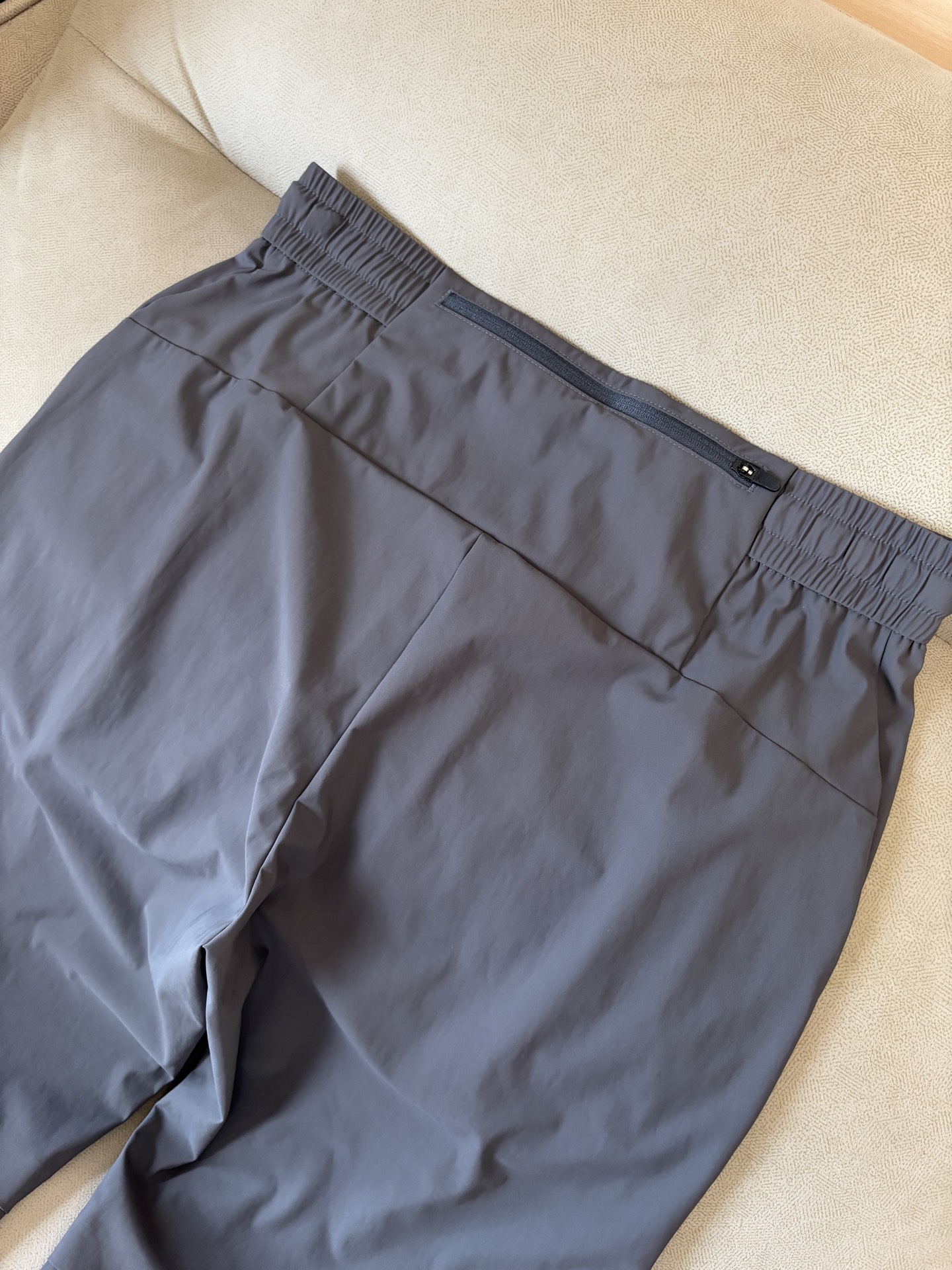 始祖鸟 官网同步 经典户外 工装裤 颜色超级正 海外同步发型 今年流行趋势 进口科技面料 M-4XL