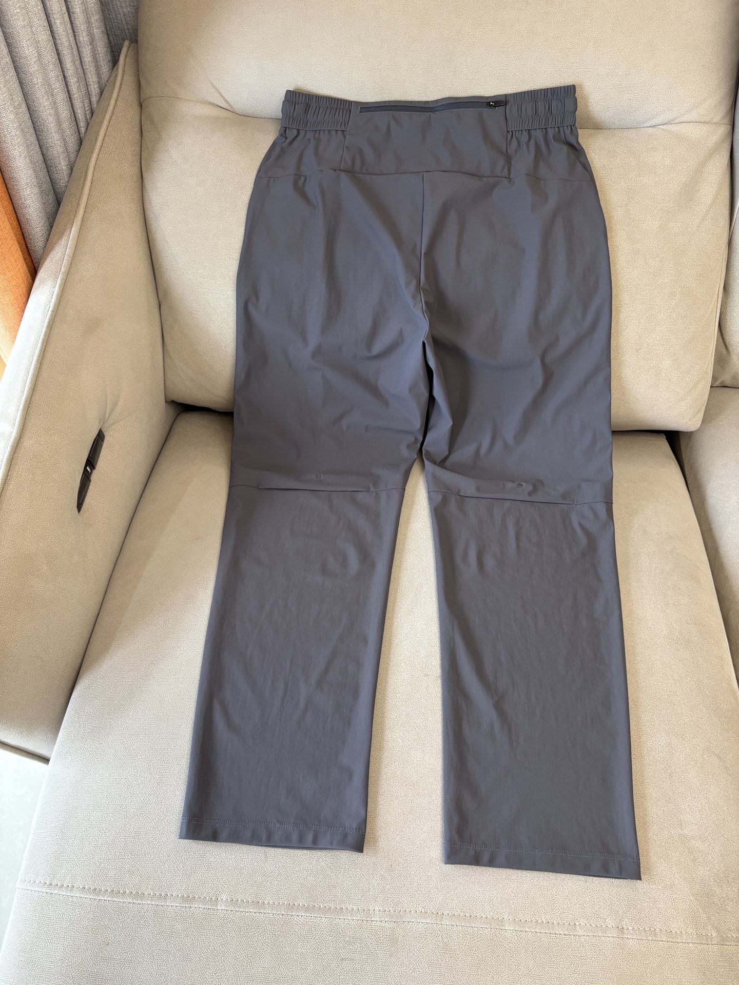 始祖鸟 官网同步 经典户外 工装裤 颜色超级正 海外同步发型 今年流行趋势 进口科技面料 M-4XL