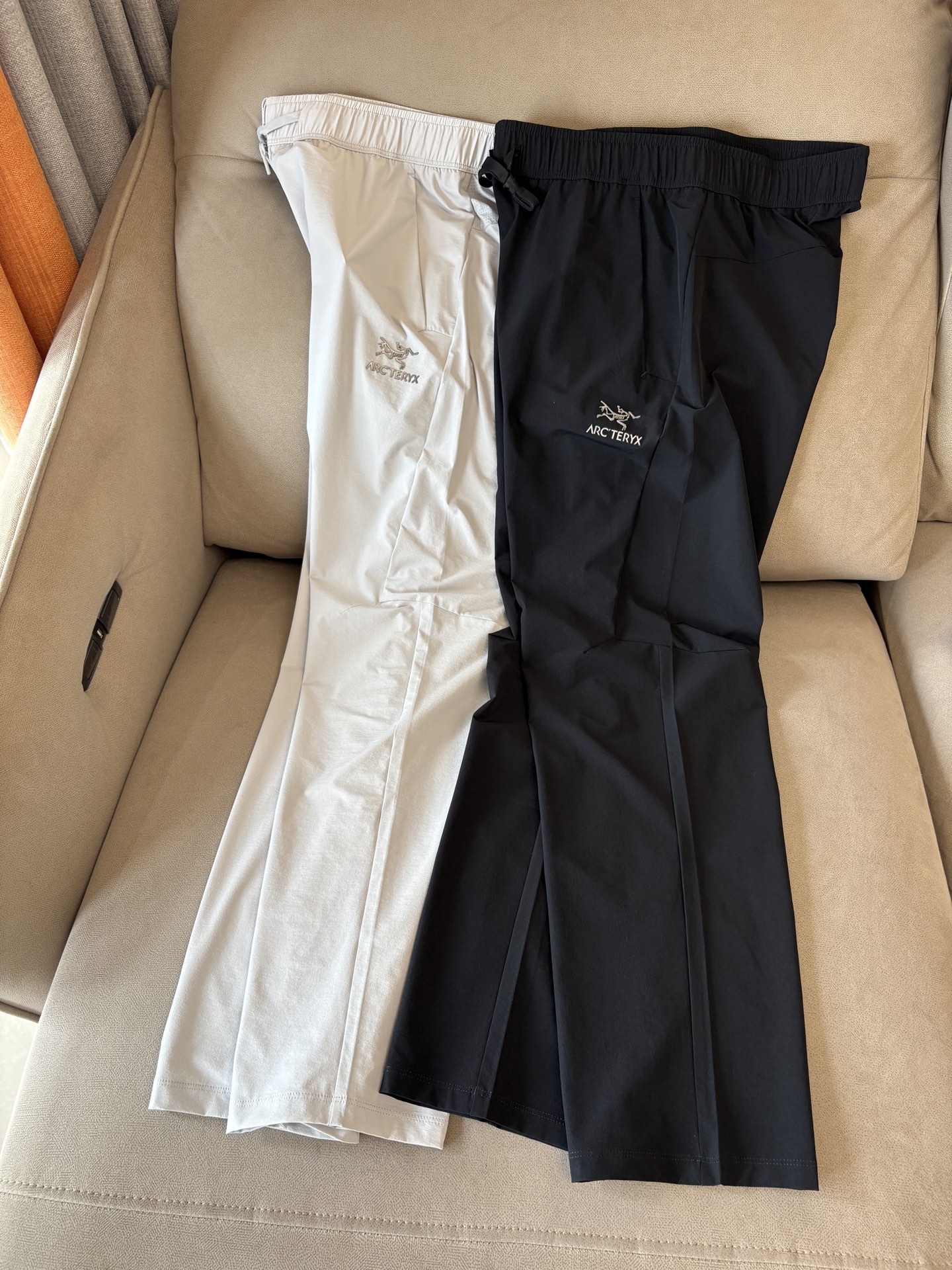 始祖鸟 官网同步 经典户外 工装裤 颜色超级正 海外同步发型 今年流行趋势 进口科技面料 M-4XL