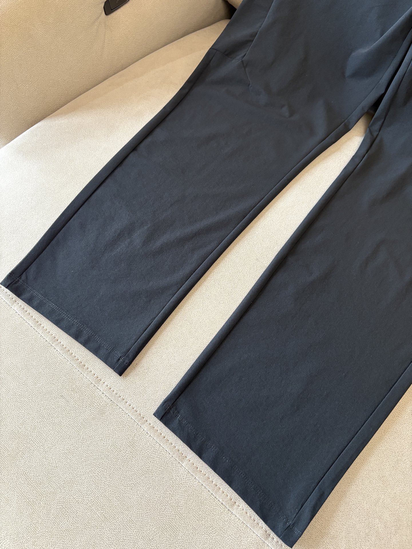 始祖鸟 官网同步 经典户外 工装裤 颜色超级正 海外同步发型 今年流行趋势 进口科技面料 M-4XL