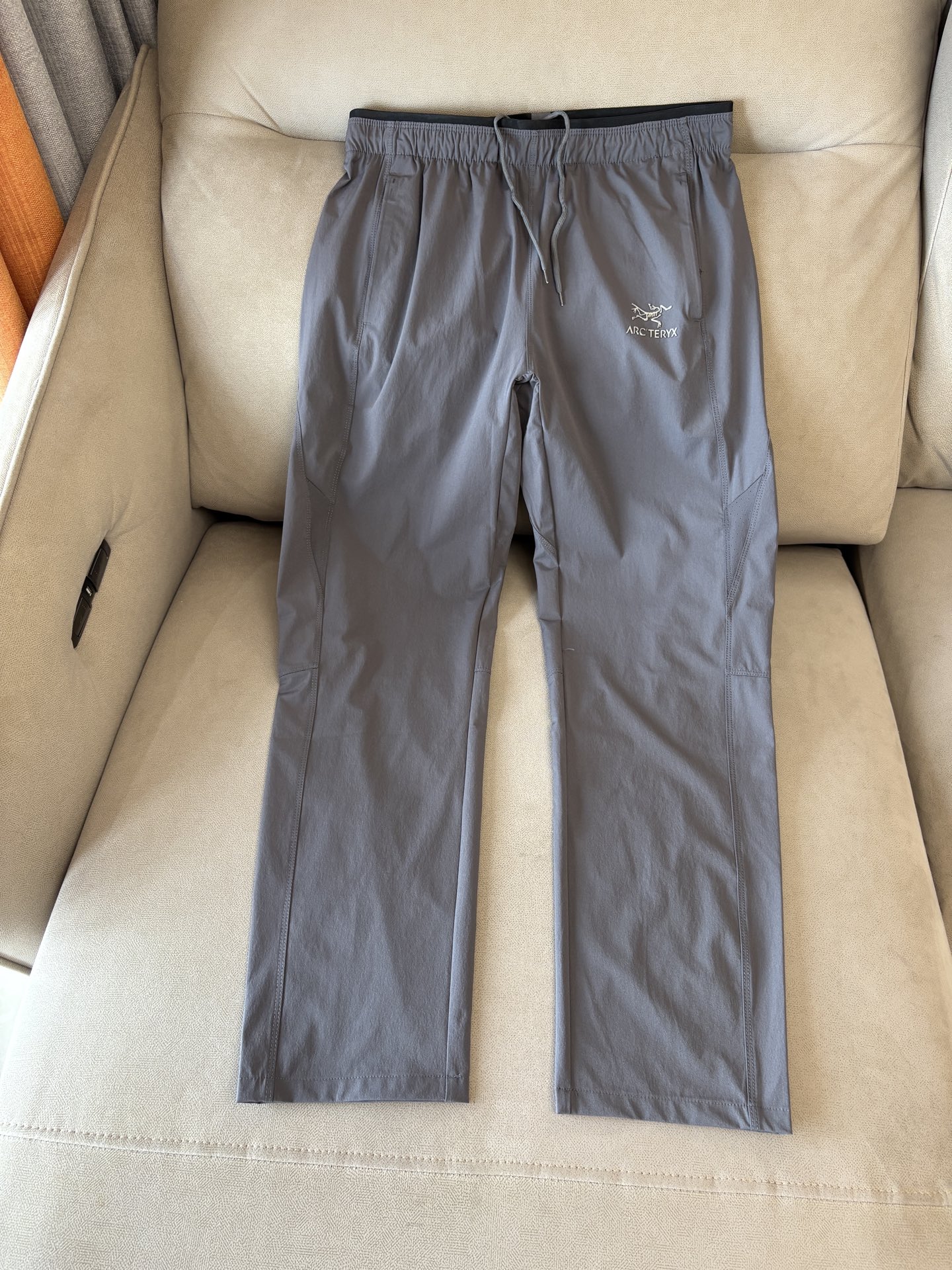 始祖鸟 官网同步 经典户外 工装裤 颜色超级正 海外同步发型 今年流行趋势 进口科技面料 L-4XL