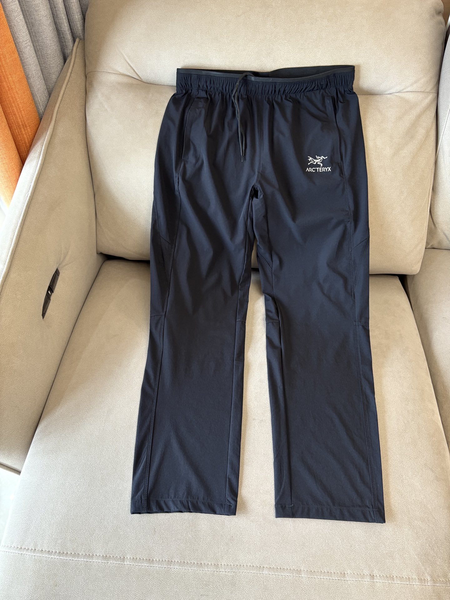 始祖鸟 官网同步 经典户外 工装裤 颜色超级正 海外同步发型 今年流行趋势 进口科技面料 L-4XL