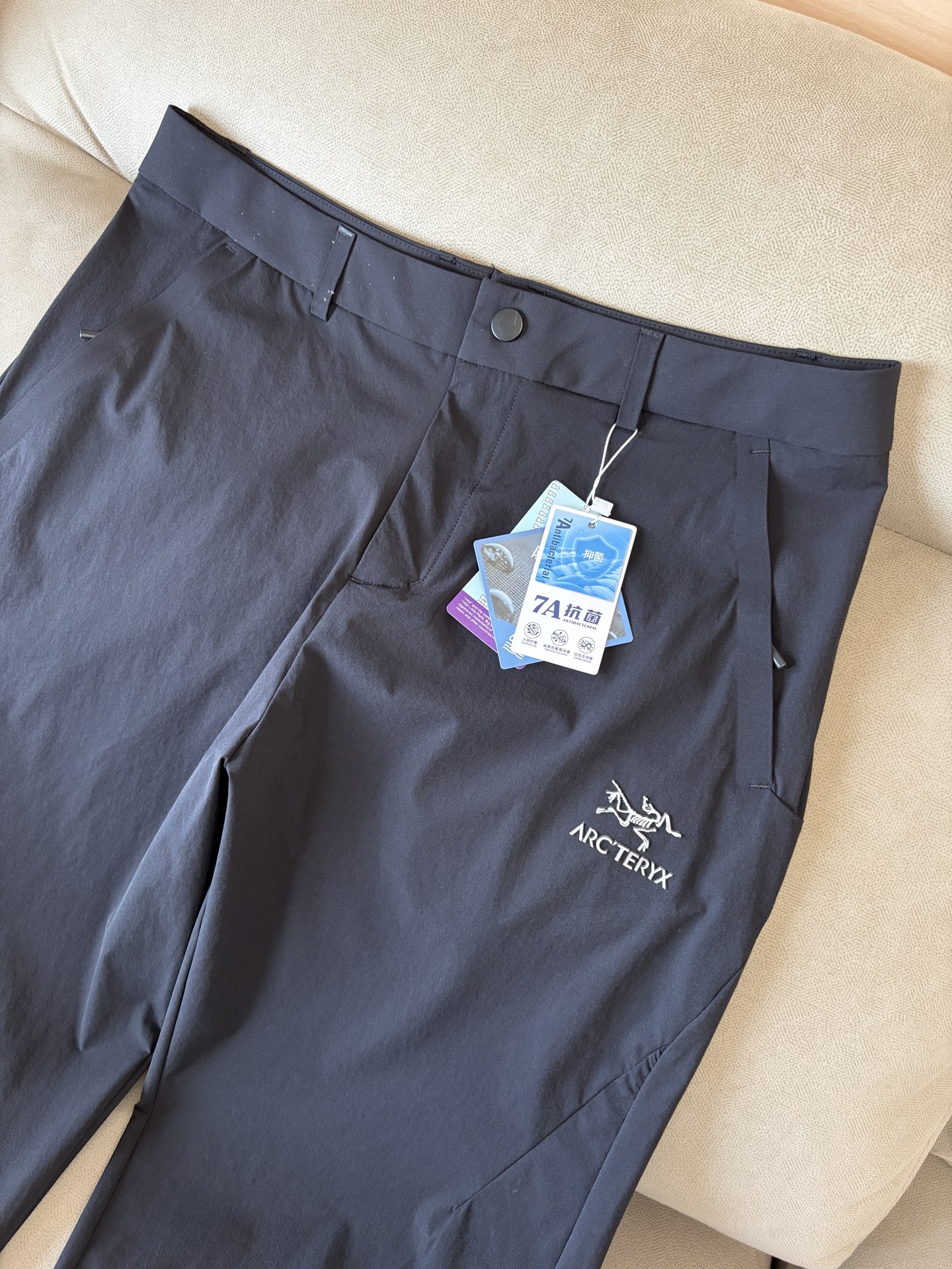 始祖鸟 官网同步 经典户外 工装裤 颜色超级正 海外同步发型 今年流行趋势 进口科技面料 M-4XL