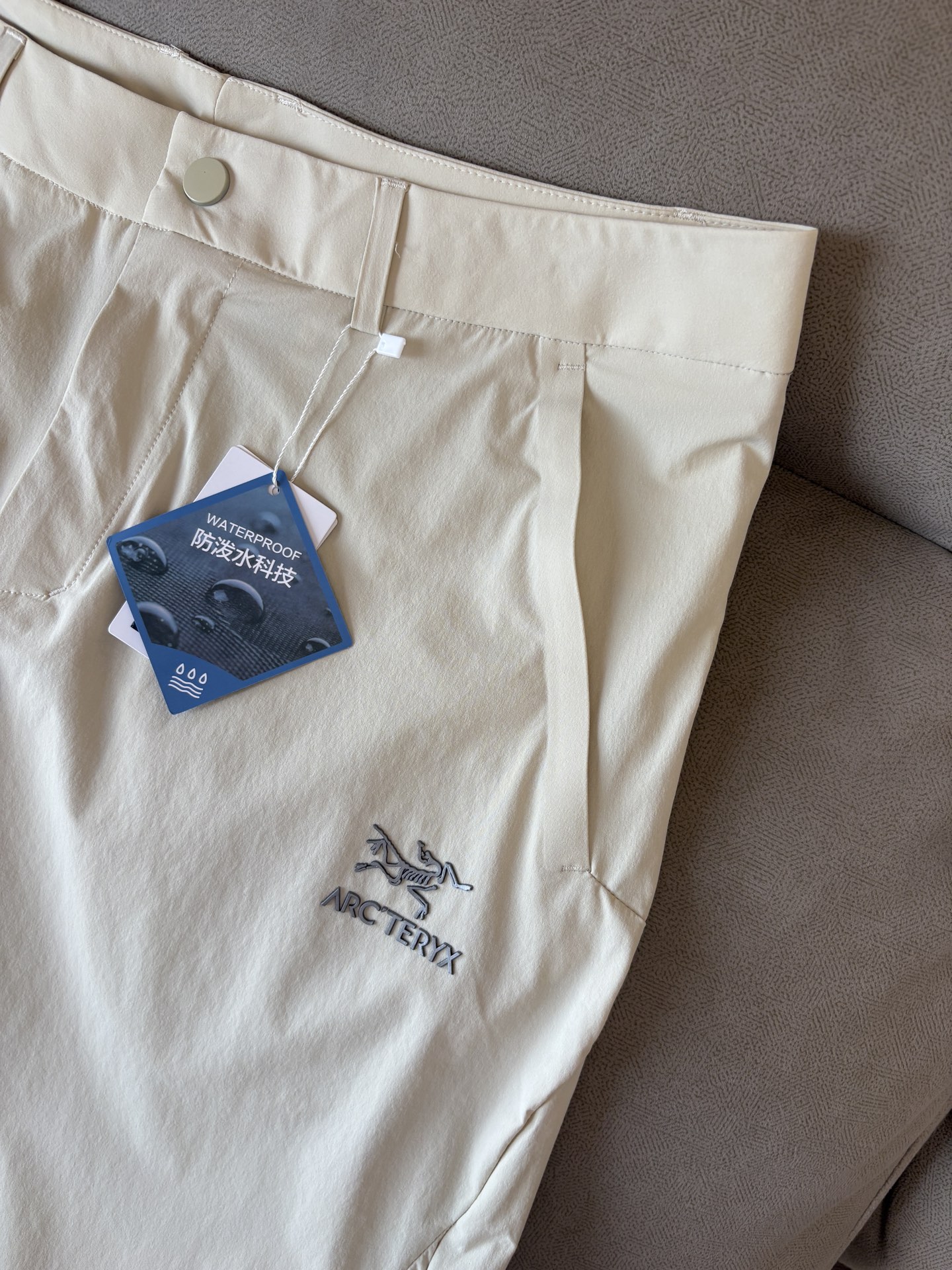 始祖鸟 官网同步 经典户外 工装裤 颜色超级正 海外同步发型 今年流行趋势 进口科技面料 M-4XL