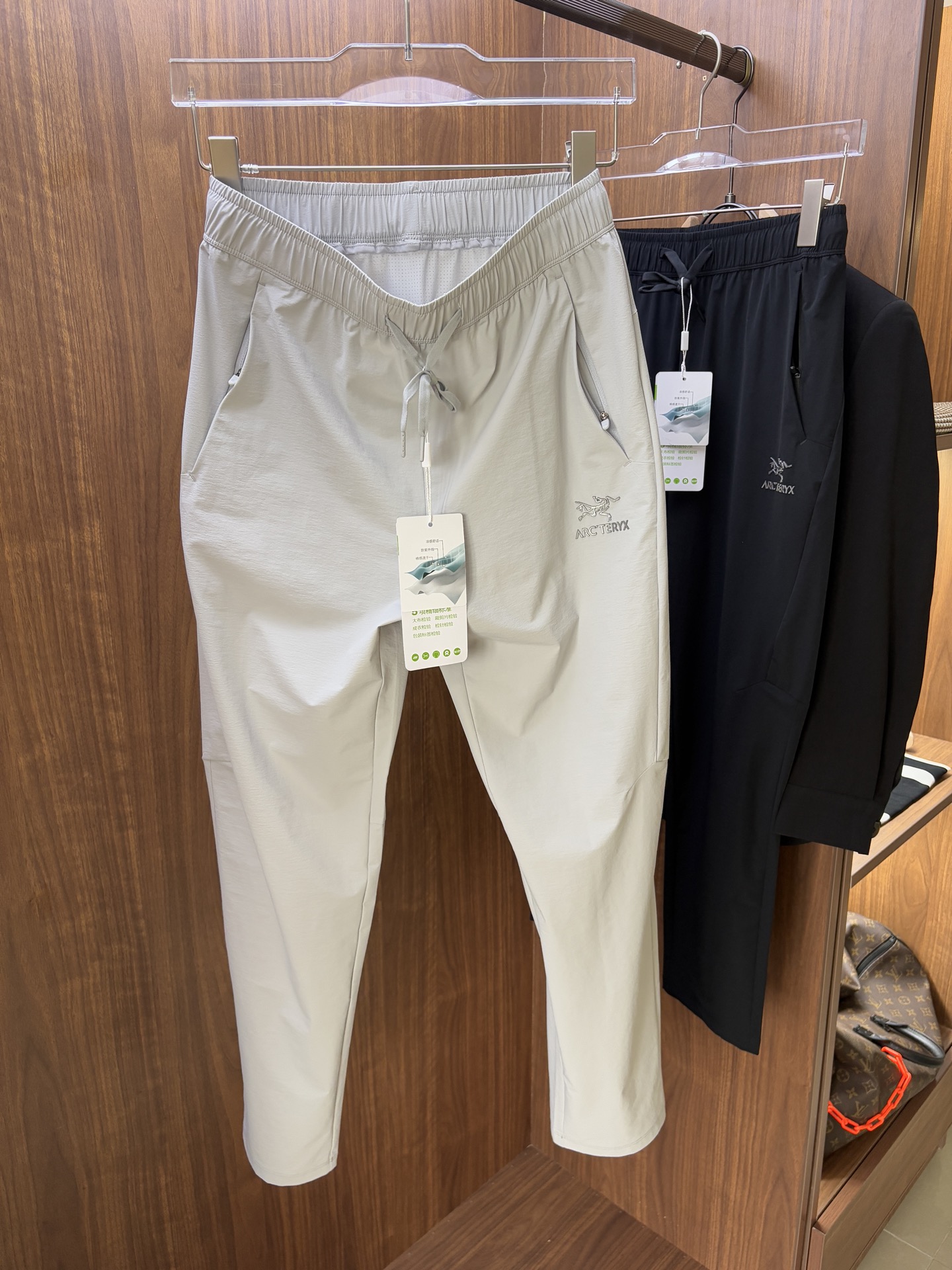 Arc'teryx Men's Classic Outdoor Cargo Pants - Modern Fit, Imported Fabric 10 i1750069478199 6188 0 8