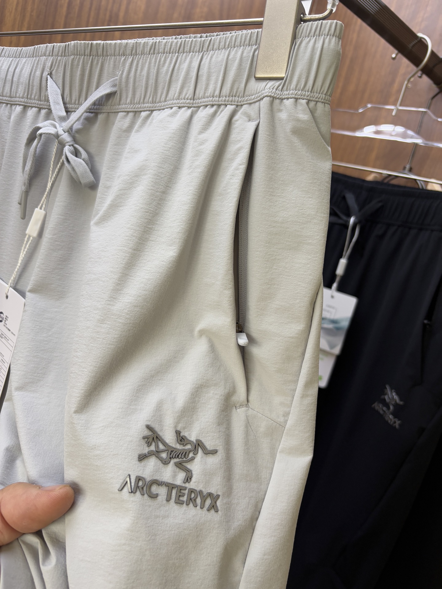 Arc'teryx Men's Classic Outdoor Cargo Pants - Modern Fit, Imported Fabric 7 i1750069478204 5621 0 5