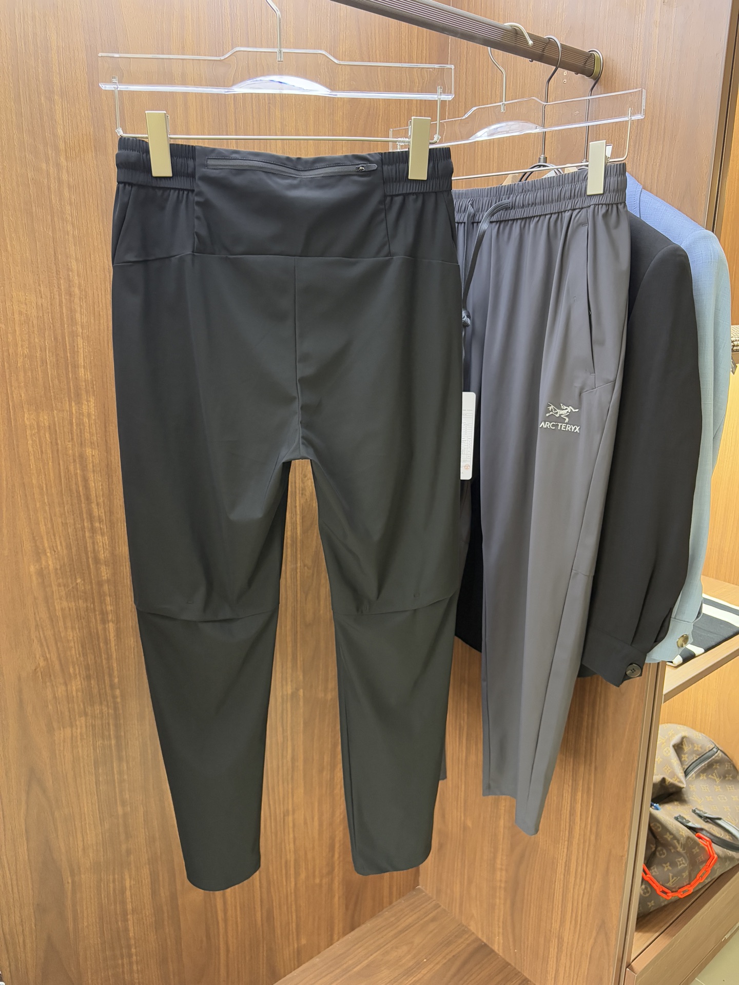 Arc'teryx Men's Classic Outdoor Cargo Pants - Authentic & Stylish 3 i1750069553345 7776 0 1