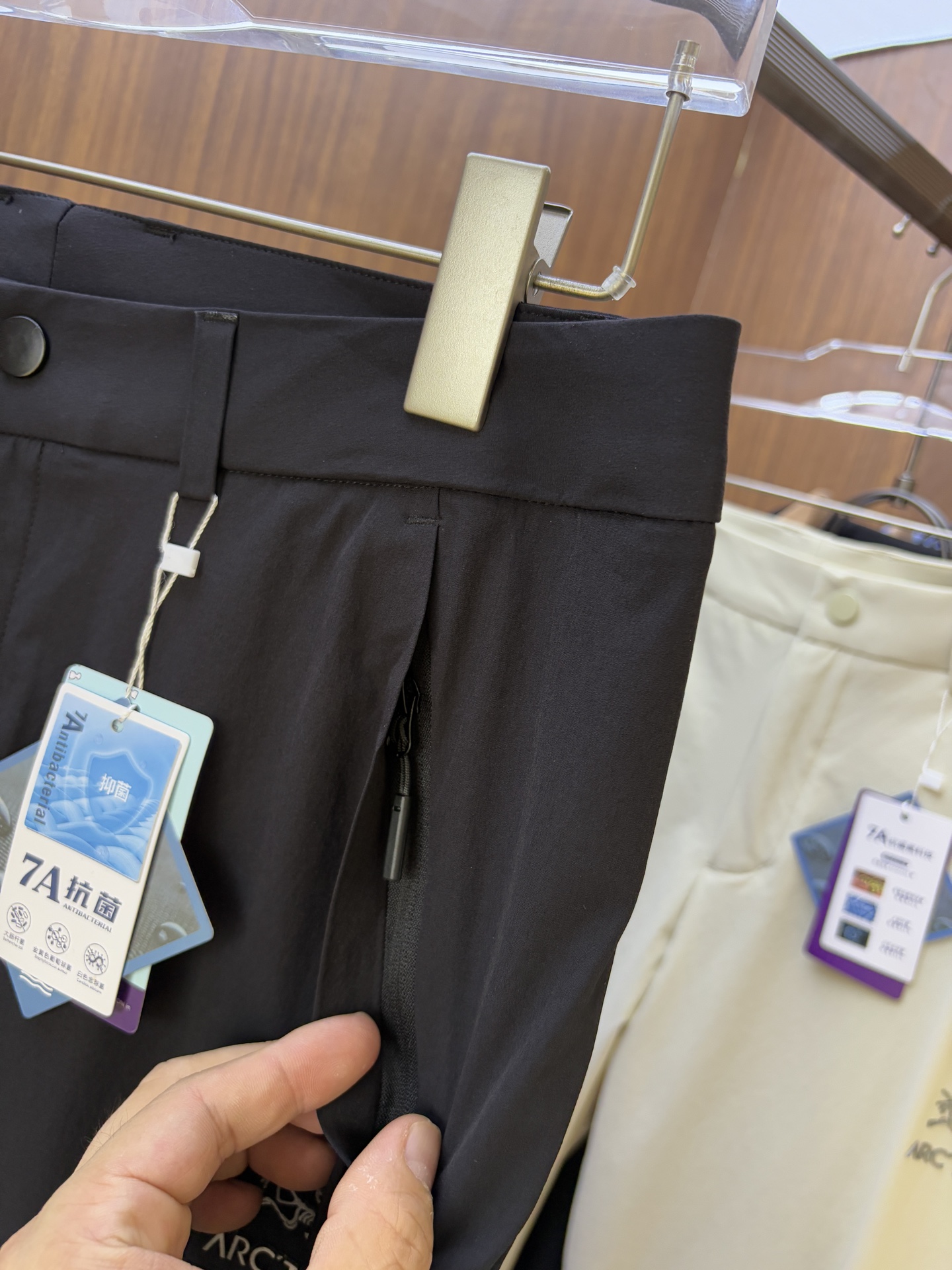 始祖鸟 官网同步 经典户外 工装裤 颜色超级正 海外同步发型 今年流行趋势 进口科技面料 M-4XL