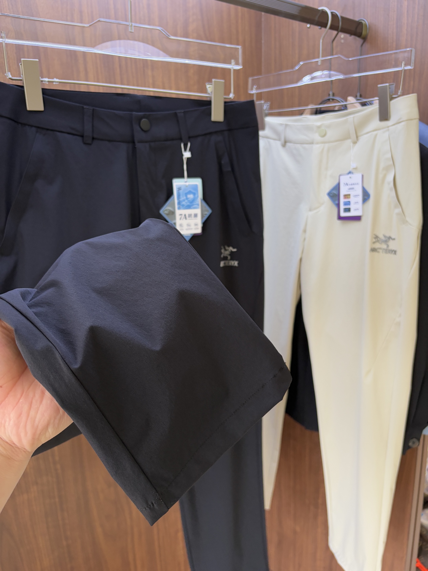 始祖鸟 官网同步 经典户外 工装裤 颜色超级正 海外同步发型 今年流行趋势 进口科技面料 M-4XL