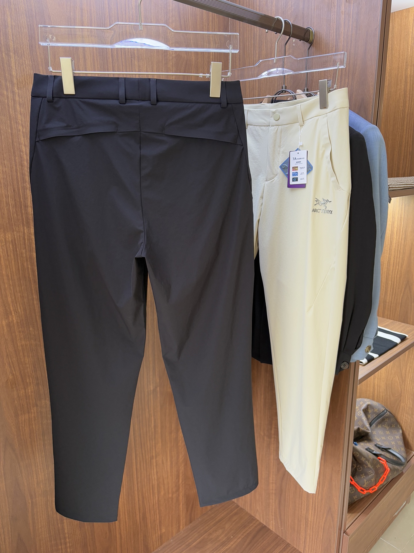 始祖鸟 官网同步 经典户外 工装裤 颜色超级正 海外同步发型 今年流行趋势 进口科技面料 M-4XL